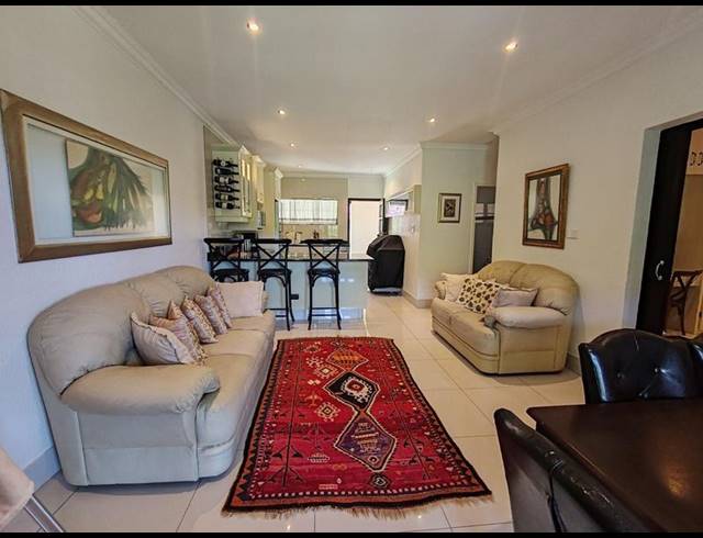 2 BEDROOM APARTMENT FOR SALE IN RENNIES BEACH